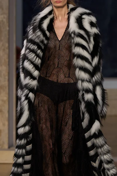 Look 54